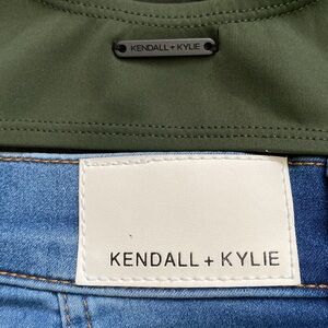 ****Bundle Kendall + Kylie The Kontour high rise jeans |** sports bra Medium